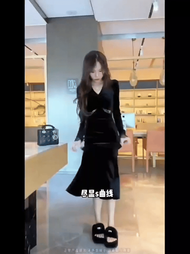 1743148837516743.gif
